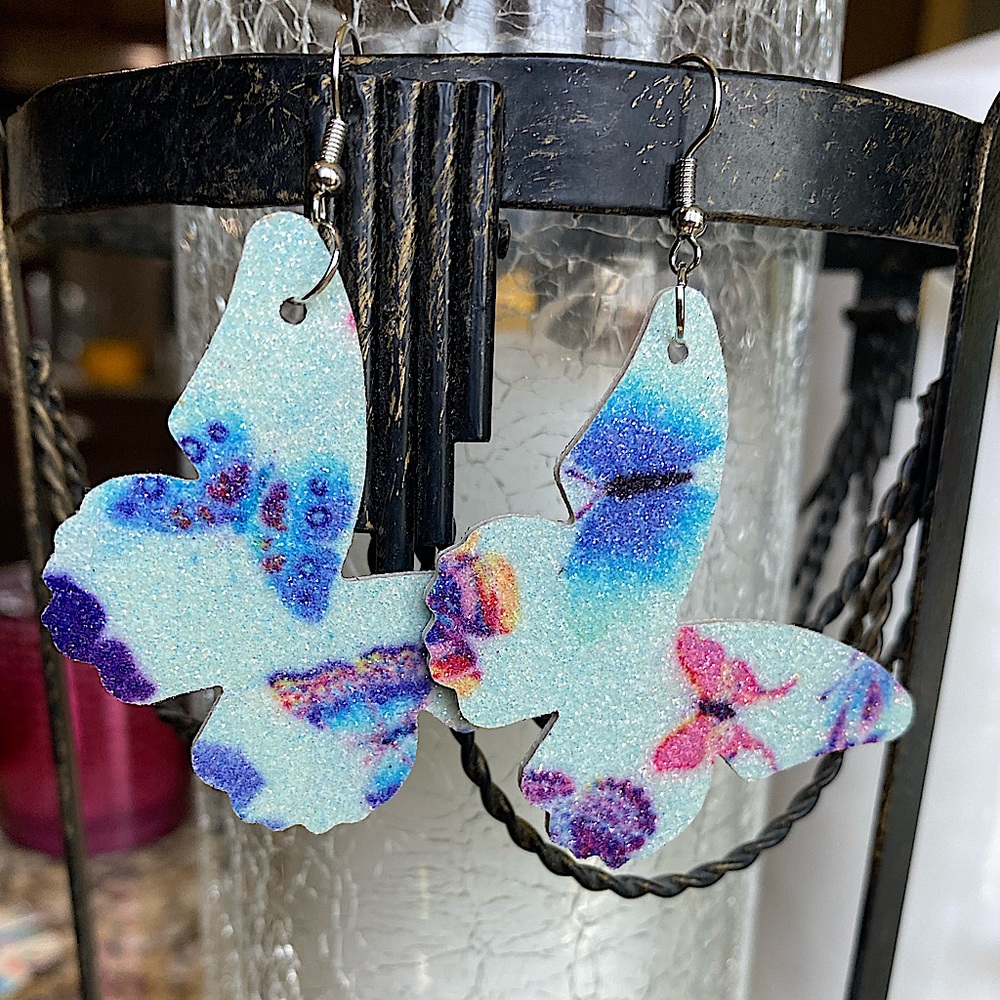 Blue/Teal Butterfly
with Color bit of Sparkle - Picture 1 of 7